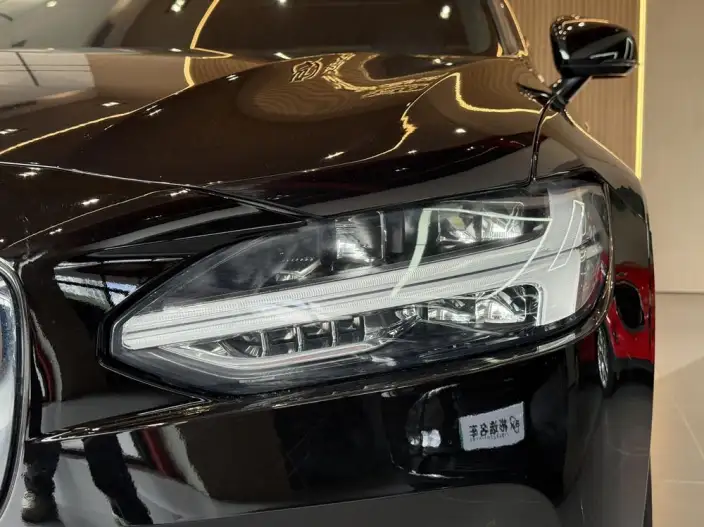 Volvo S90 2021 Model B5 Smart Range Deluxe Edition – фото 9