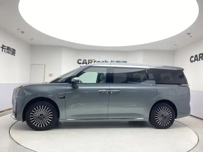 ZEEKR 009 2024 Model VI seat Executive Edition 4WD 108kWh – фото 4