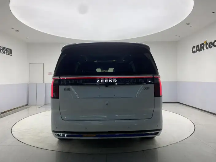 ZEEKR 009 2024 Model VI seat Executive Edition 4WD 108kWh – фото 6