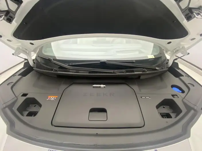 ZEEKR 009 2024 Model VI seat Executive Edition 4WD 108kWh – фото 9