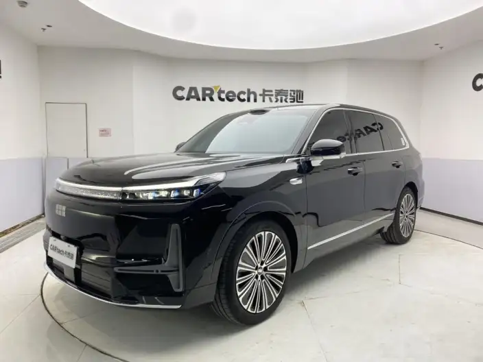 Geely M9 2025 Model 210km 4WD Pilot Edition – фото 1