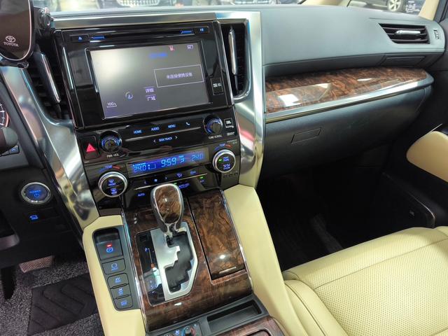 El f a Модель 2019 года Hybrid 2.5L Deluxe Edition – фото 11