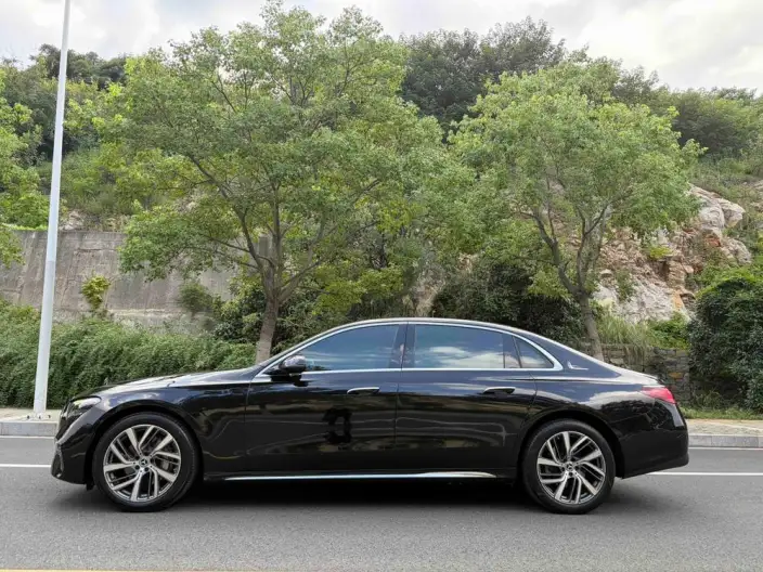 Mercedes-Benz E-Class 2024 Model E 300 L Fashion Model sedan – фото 4