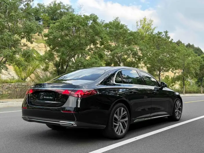 Mercedes-Benz E-Class 2024 Model E 300 L Fashion Model sedan – фото 7