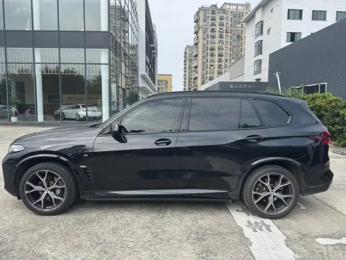 BMW X5 2025 Model xDrive30Li M Sports Night Set – фото 3