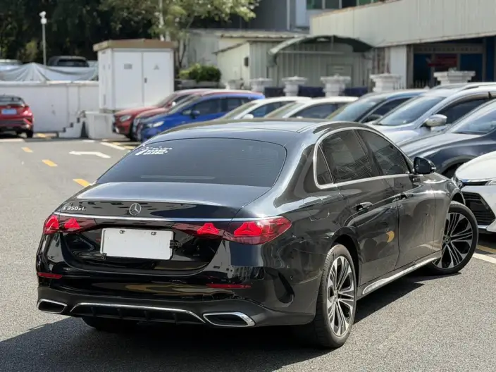 Mercedes-Benz E-Class PHEV 2024 Model E 350 e L sedan – фото 2