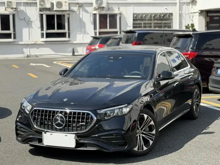 Mercedes-Benz E-Class PHEV 2024 Model E 350 e L sedan – фото 3