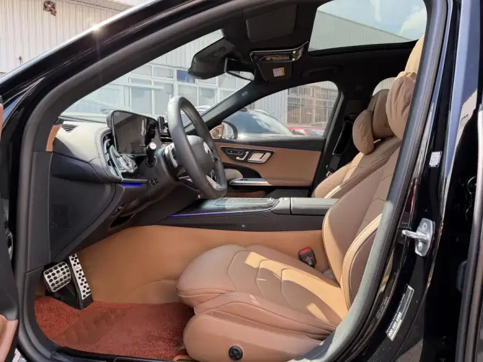 Mercedes-Benz E-Class PHEV 2024 Model E 350 e L sedan – фото 8