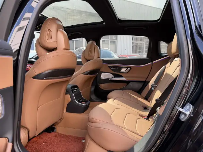 Mercedes-Benz E-Class PHEV 2024 Model E 350 e L sedan – фото 9