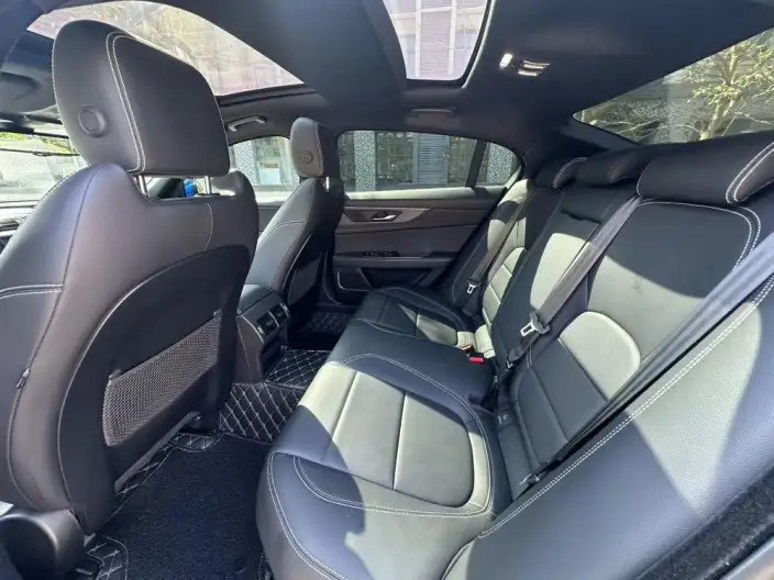 Jaguar XE L 2020 Model 2.0T 200PS R-DYNAMIC S Enterprising Sports Edition – фото 9