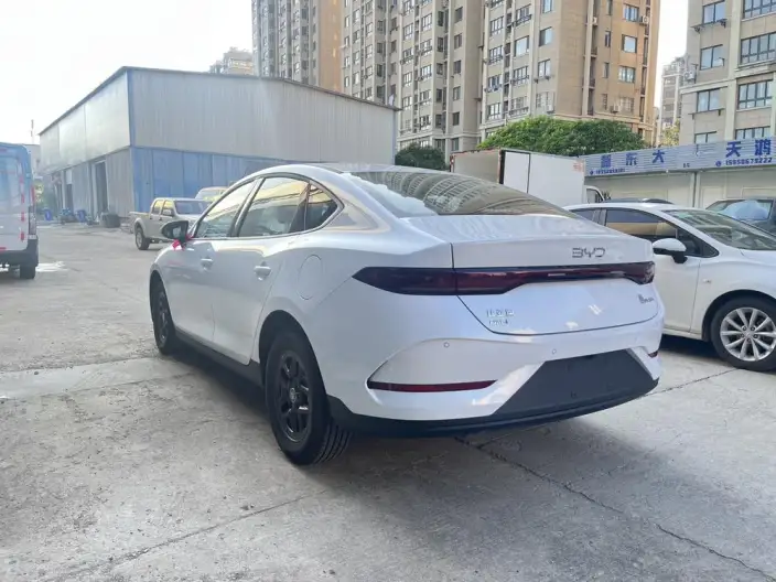 BYD Qin PLUS DM 2026 Model DM-i 128KM Enterprising Model – фото 4