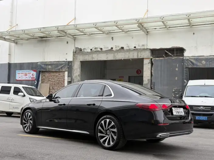 Mercedes-Benz E-Class 2025 Model E 300 L Luxury Model sedan – фото 5