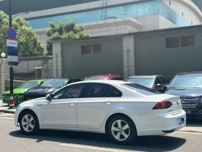 Volkswagen Lamando 2021 Model 230TSI DSG Fashion edition – фото 4