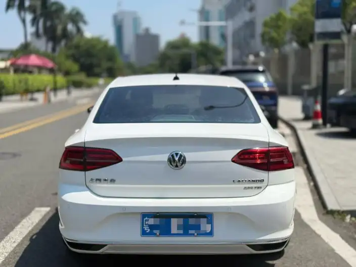 Volkswagen Lamando 2021 Model 230TSI DSG Fashion edition – фото 5