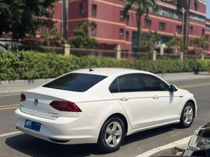 Volkswagen Lamando 2021 Model 230TSI DSG Fashion edition – фото 6