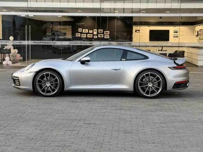 PORSCHE 911 2022 Model Carrera 4 3.0T – фото 3