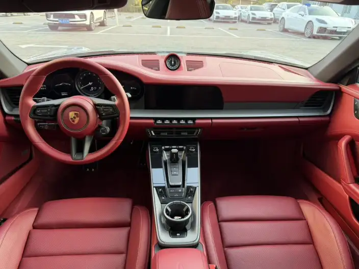 PORSCHE 911 2022 Model Carrera 4 3.0T – фото 8