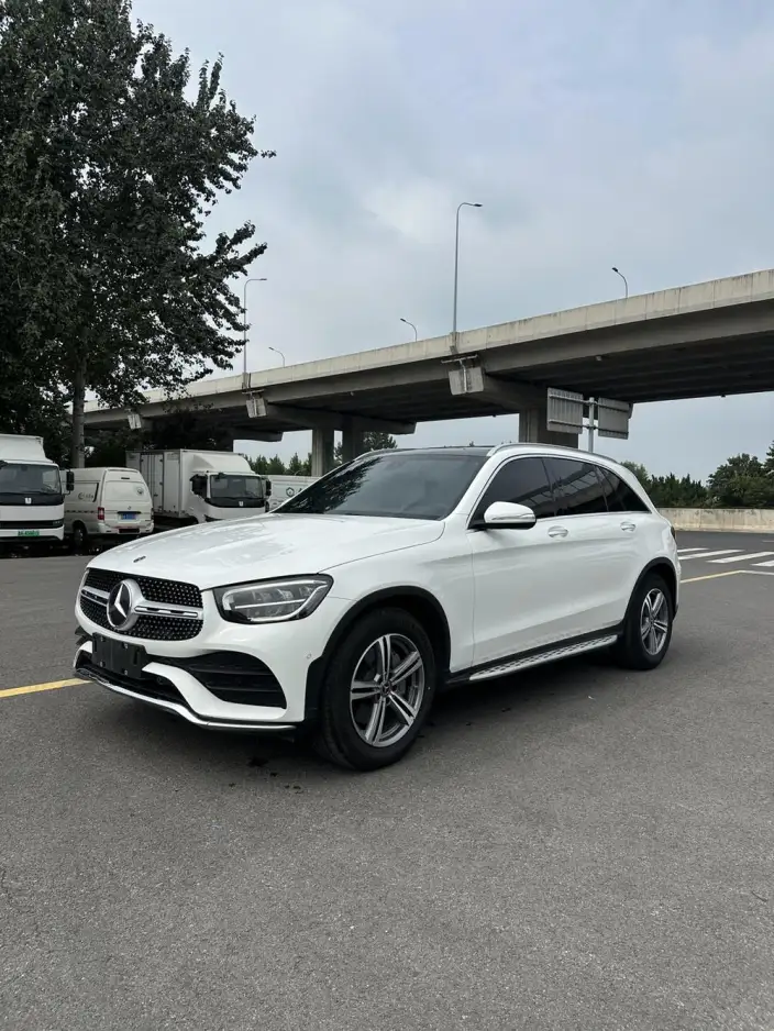 Mercedes-Benz GLC 2020 Model GLC 260 L 4MATIC Luxury Model – фото 1