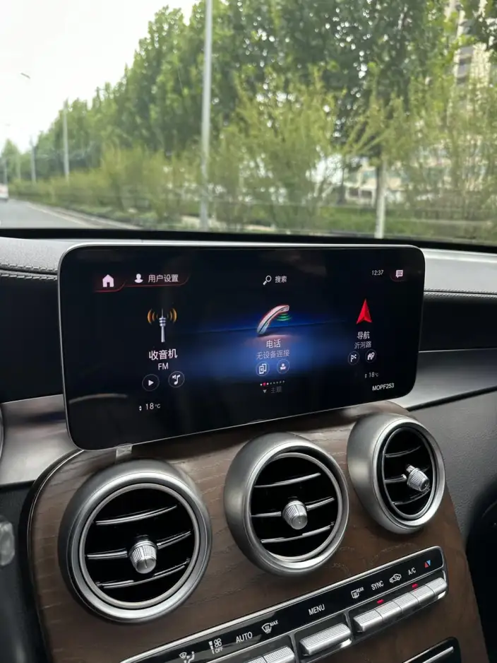 Mercedes-Benz GLC 2020 Model GLC 260 L 4MATIC Luxury Model – фото 8