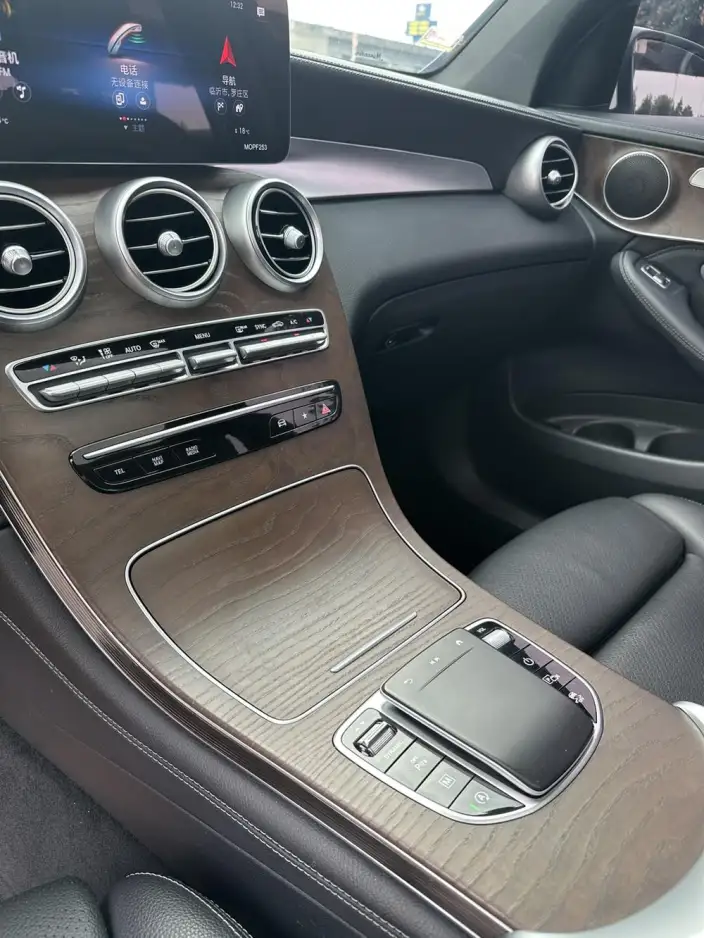 Mercedes-Benz GLC 2020 Model GLC 260 L 4MATIC Luxury Model – фото 9