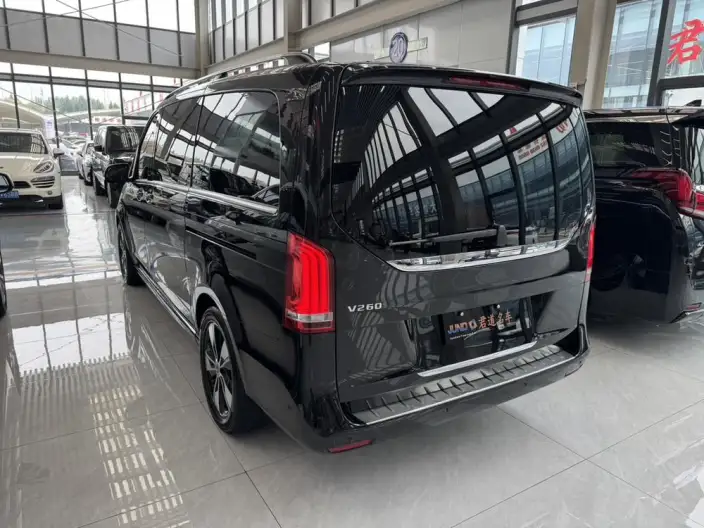 Mercedes-Benz V-Class 2021 Model V 260 Premium Edition – фото 4
