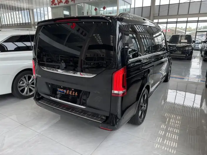 Mercedes-Benz V-Class 2021 Model V 260 Premium Edition – фото 5