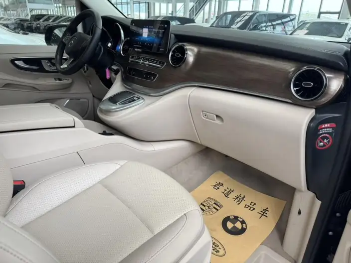 Mercedes-Benz V-Class 2021 Model V 260 Premium Edition – фото 6
