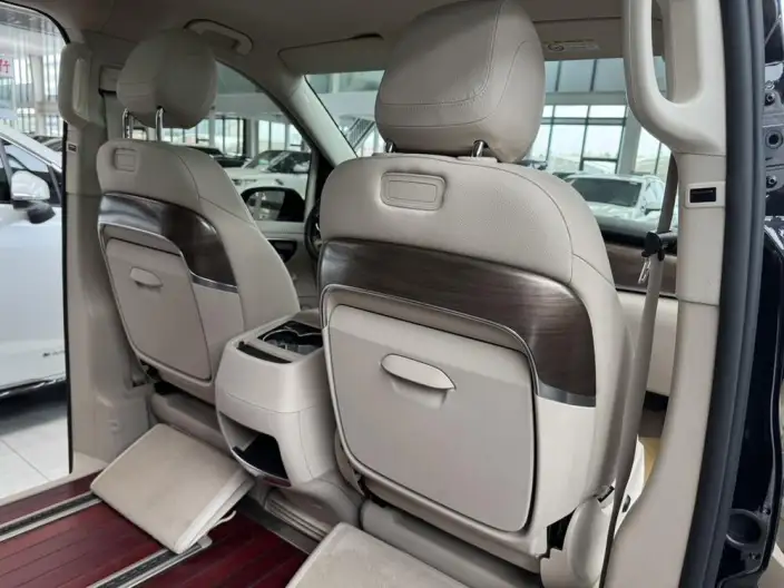 Mercedes-Benz V-Class 2021 Model V 260 Premium Edition – фото 7