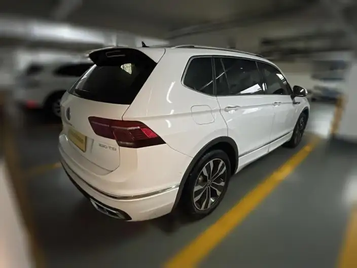 Volkswagen Tiguan L 2022 Model 330TSI Automatic 2WD R-Line Enjoy the version more – фото 2