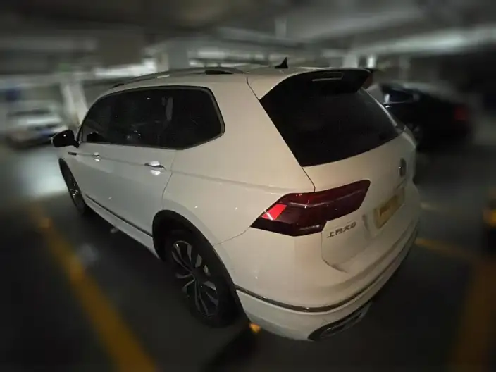 Volkswagen Tiguan L 2022 Model 330TSI Automatic 2WD R-Line Enjoy the version more – фото 4
