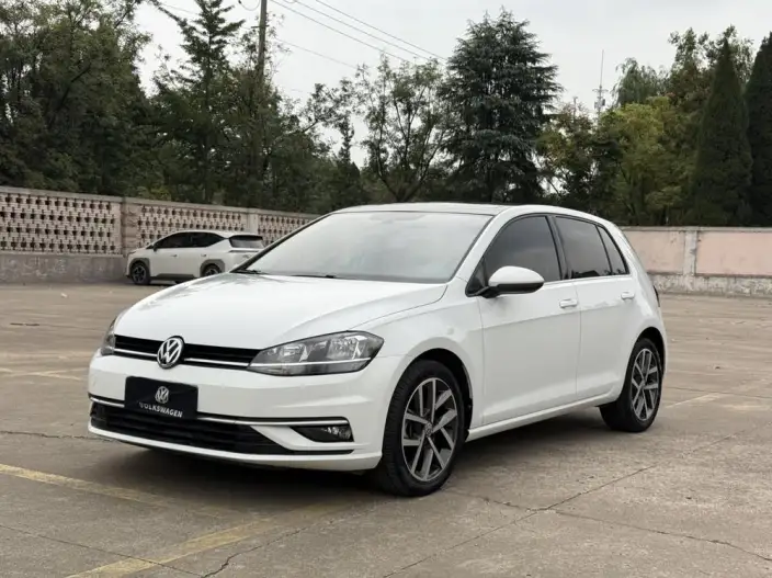 Volkswagen Golf 2020 Model Zhiai Edition 280TSI DSG Luxury Model – фото 1