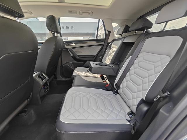 Volkswagen Tayron 2023 280TSI 2WD Luxury Plus Advanced – фото 10