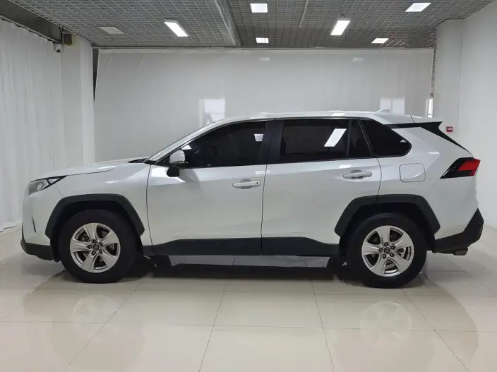 Toyota RAV4 2021 Model 2.0L CVT 2WD Urban Edition – фото 4