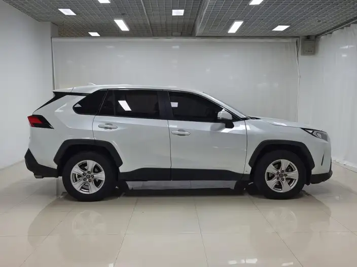 Toyota RAV4 2021 Model 2.0L CVT 2WD Urban Edition – фото 8