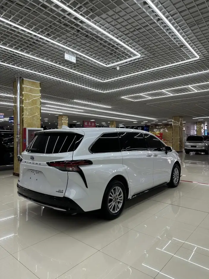 Toyota Sienna 2021 Model 2.5L Hybrid Deluxe Edition – фото 6
