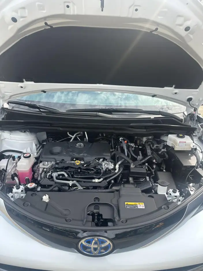 Toyota Sienna 2021 Model 2.5L Hybrid Deluxe Edition – фото 7