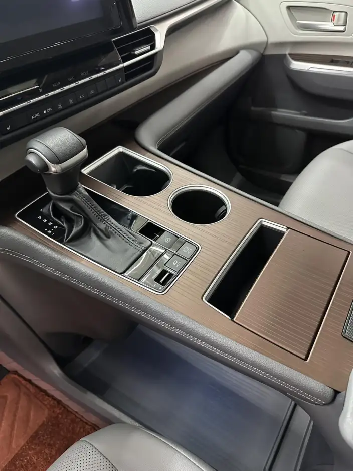 Toyota Sienna 2021 Model 2.5L Hybrid Deluxe Edition – фото 10