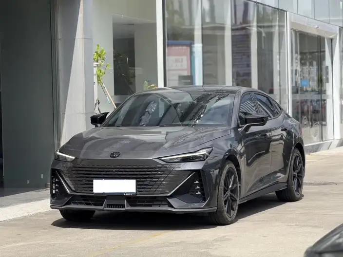 Changan UNI-V 2024 Model 1.5T High Power Edition – фото 1