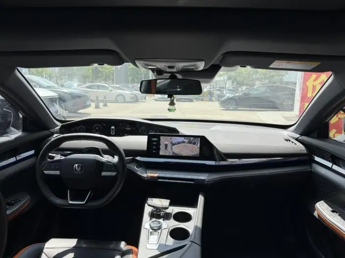 Changan UNI-V 2024 Model 1.5T High Power Edition – фото 4
