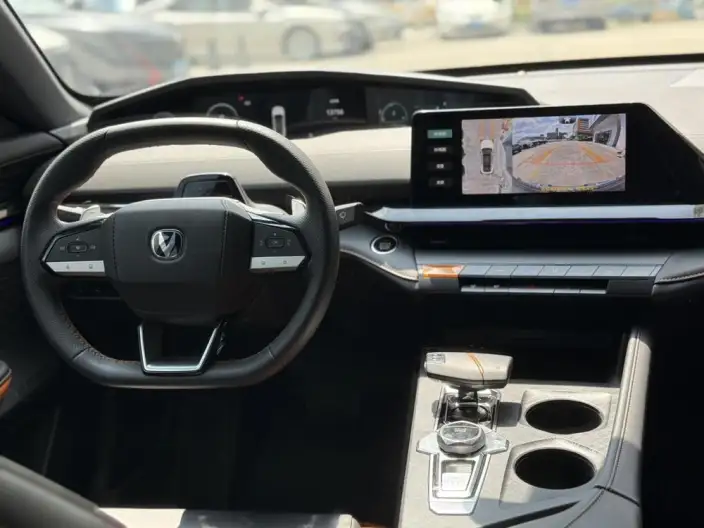 Changan UNI-V 2024 Model 1.5T High Power Edition – фото 7