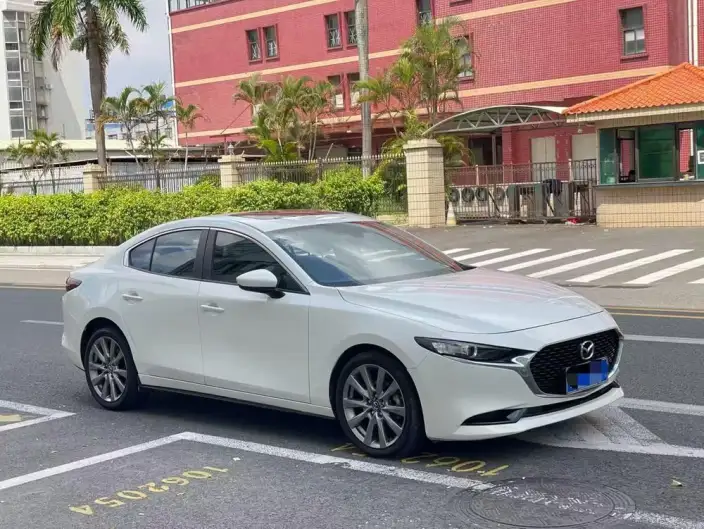 Mazda3 Axela 2021 Model 2.0L Automatic Zhi Shine Edition – фото 3