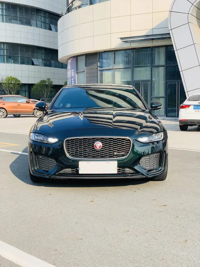 Jaguar XE L 2022 Model 2.0T 200PS R-DYNAMIC Youth Sports Edition – фото 2