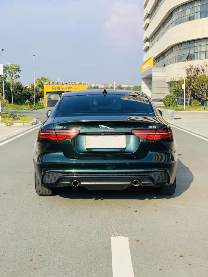 Jaguar XE L 2022 Model 2.0T 200PS R-DYNAMIC Youth Sports Edition – фото 5