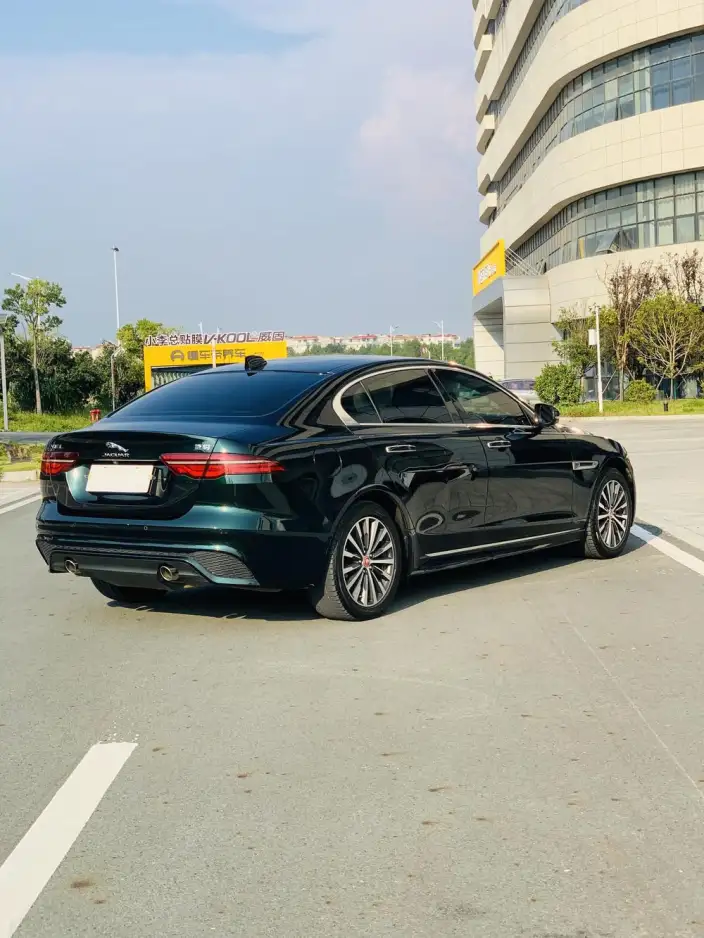Jaguar XE L 2022 Model 2.0T 200PS R-DYNAMIC Youth Sports Edition – фото 6
