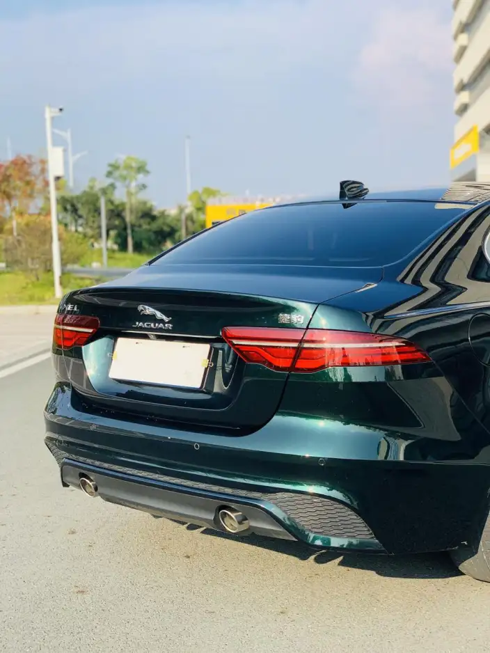 Jaguar XE L 2022 Model 2.0T 200PS R-DYNAMIC Youth Sports Edition – фото 7