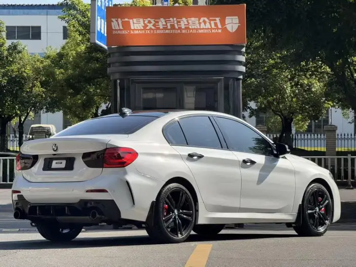 BMW 1 Series 2021 Model 125i M Sports Night Edition – фото 6