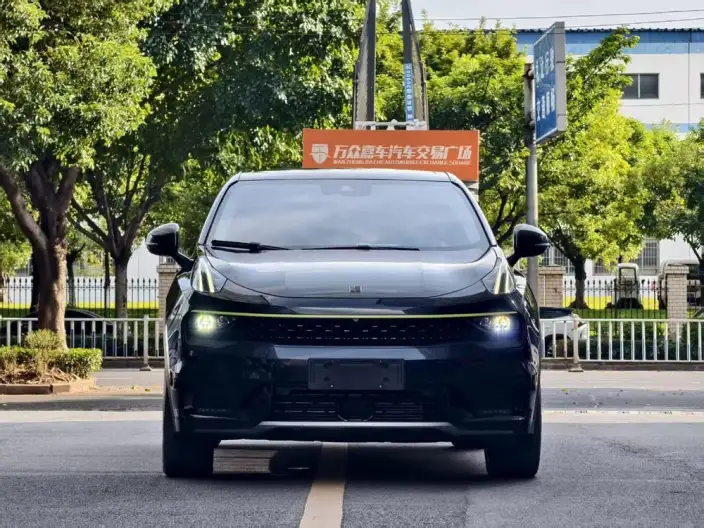 Lynk & Co 05 2020 Model 2.0TD 2WD Shine Halo – фото 2