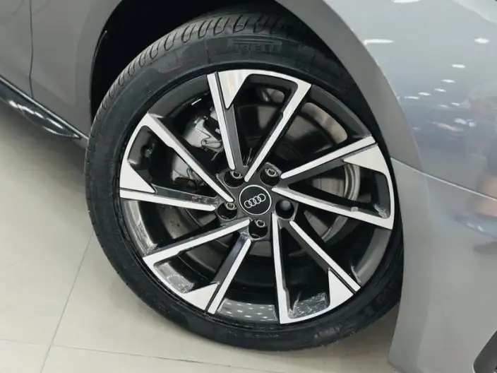 Audi A4 L 2023 Model 40 TFSI Luxury Dynamic Model – фото 9