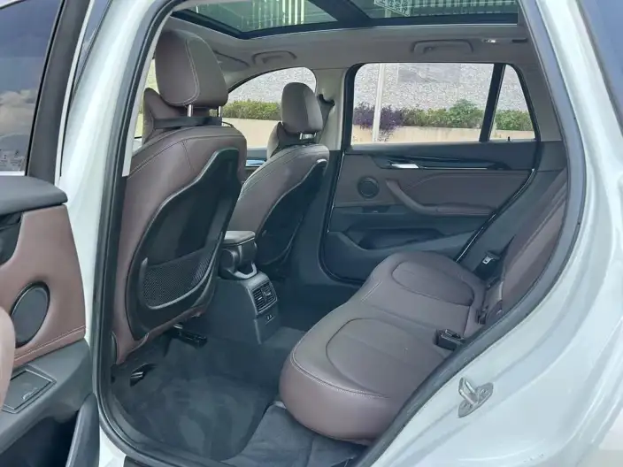BMW X1 2020 Model sDrive25Li Leading Model – фото 9