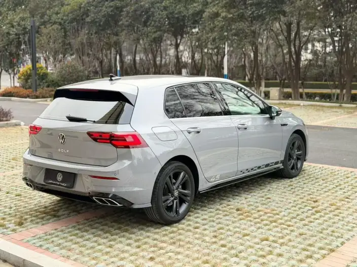 Volkswagen Golf 2023 Model 280TSI DSG R-Line Lite – фото 6